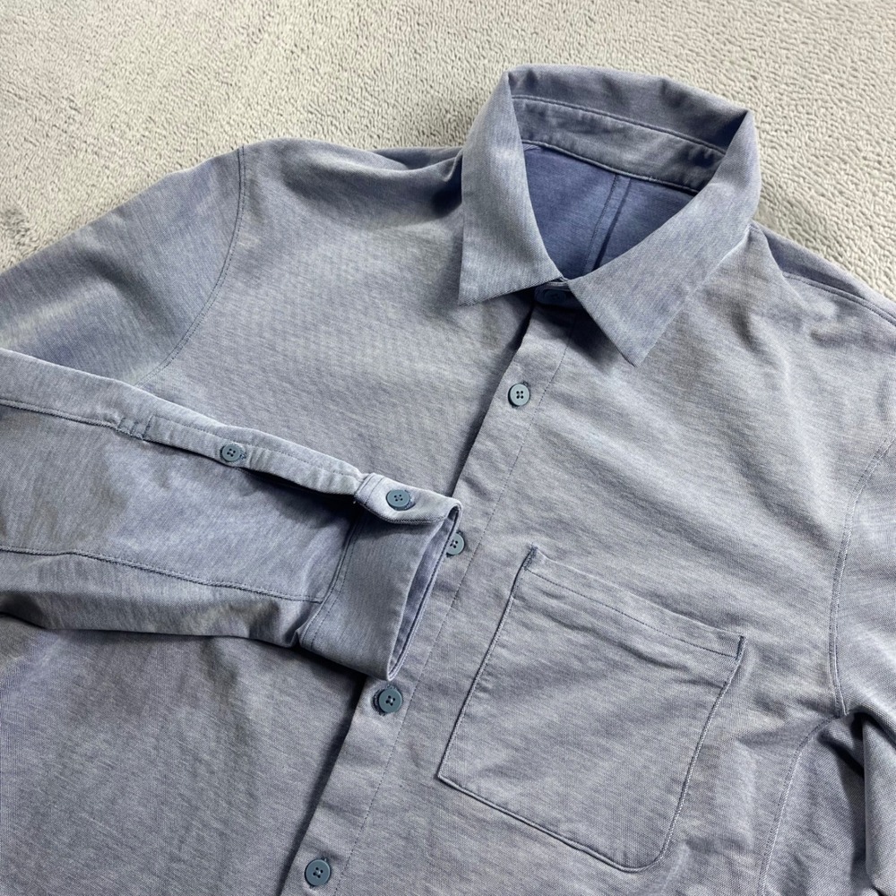 Lululemon Mens Long‎ Sleeve Button Down Shirt Blue Heathered Commuter Pocket